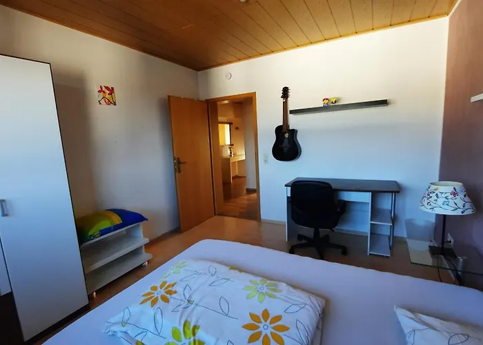 Gemuetliche, Helle Im Luftkurort Dansenberg 凯撒斯劳滕